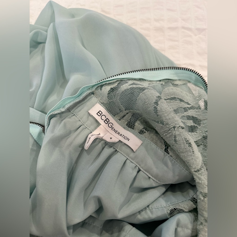 BCBG Mint Color dress size 4 Small - Picture 7 of 7